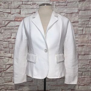 Max Mara women’s Classic White Jacket Size 6